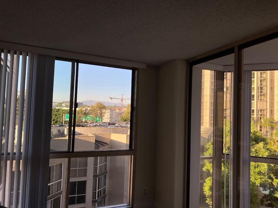 Apartamento Spacious 2 Bedrooms 2 Baths. Right In Downtown La