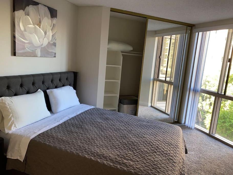 Spacious 2 Bedrooms 2 Baths. Right In Downtown La Apartamento Los Ángeles